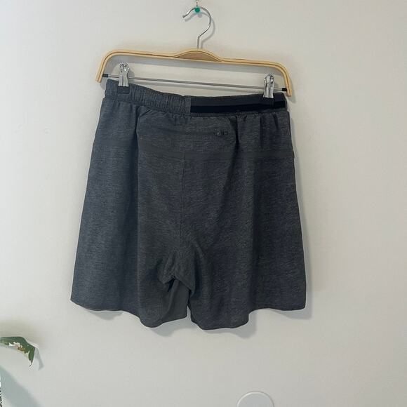 Lululemon Men's Gray Pace Breaker Shorts Size Medium - Picture 4 of 6